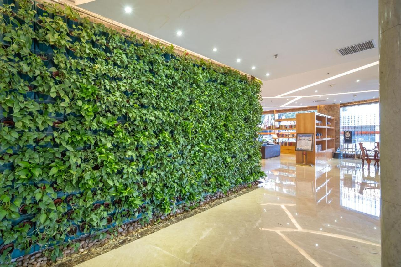 Relteem Hotel Жонгшан Екстериор снимка