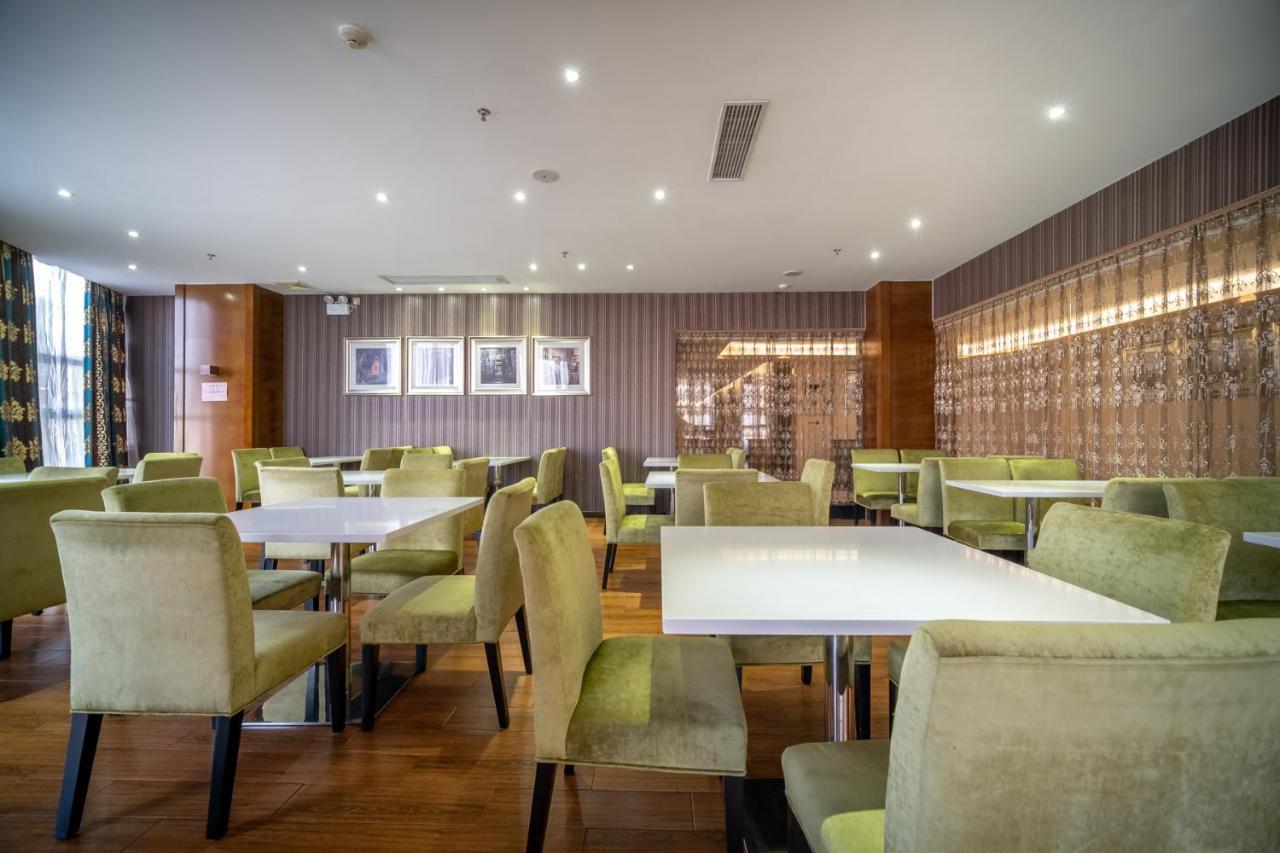 Relteem Hotel Жонгшан Екстериор снимка