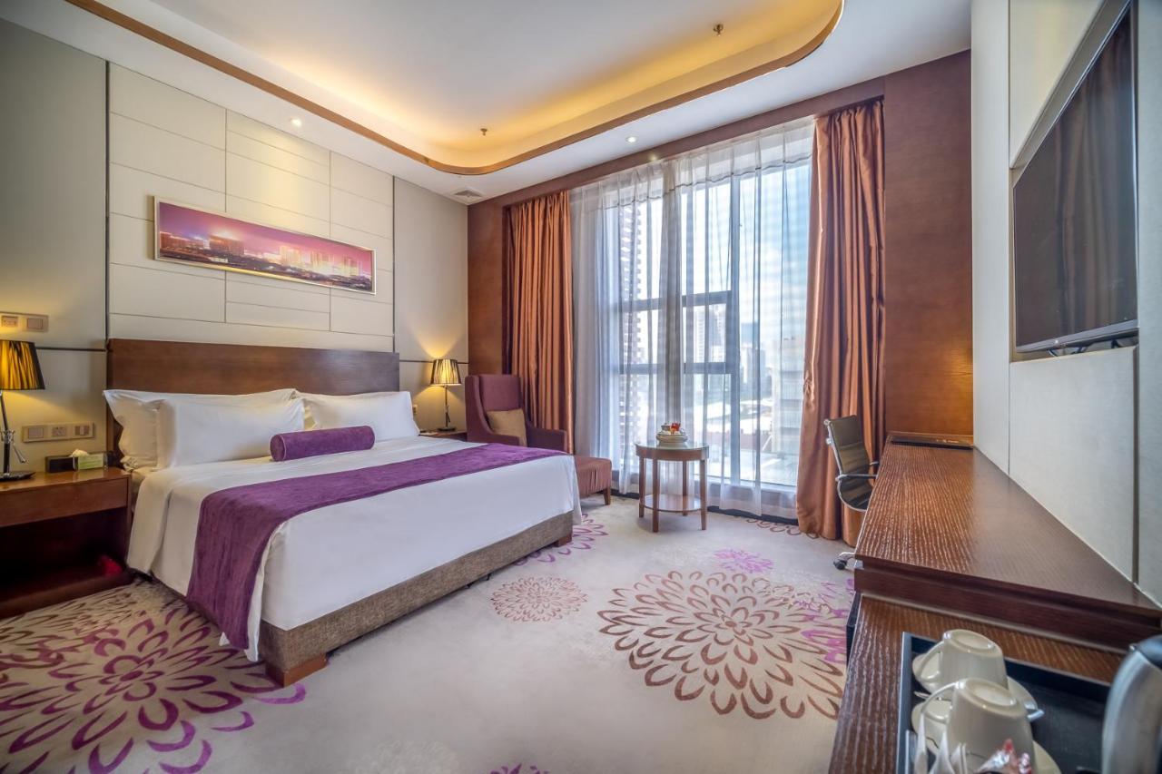 Relteem Hotel Жонгшан Екстериор снимка