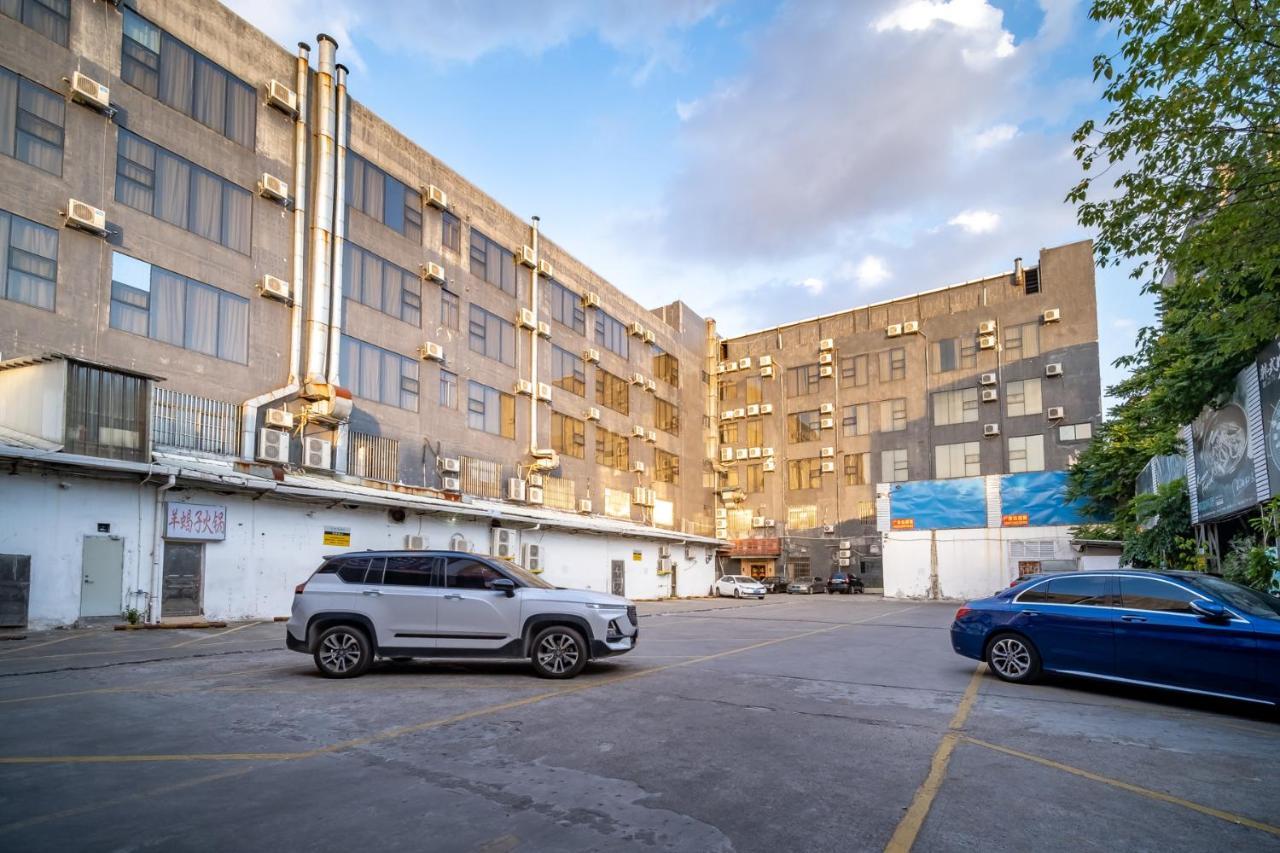 Relteem Hotel Жонгшан Екстериор снимка