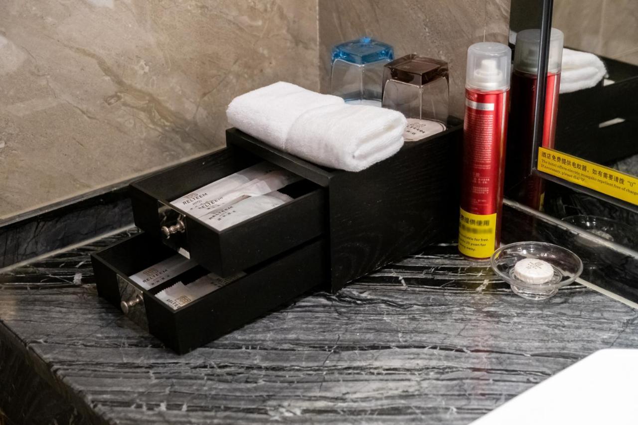 Relteem Hotel Жонгшан Екстериор снимка