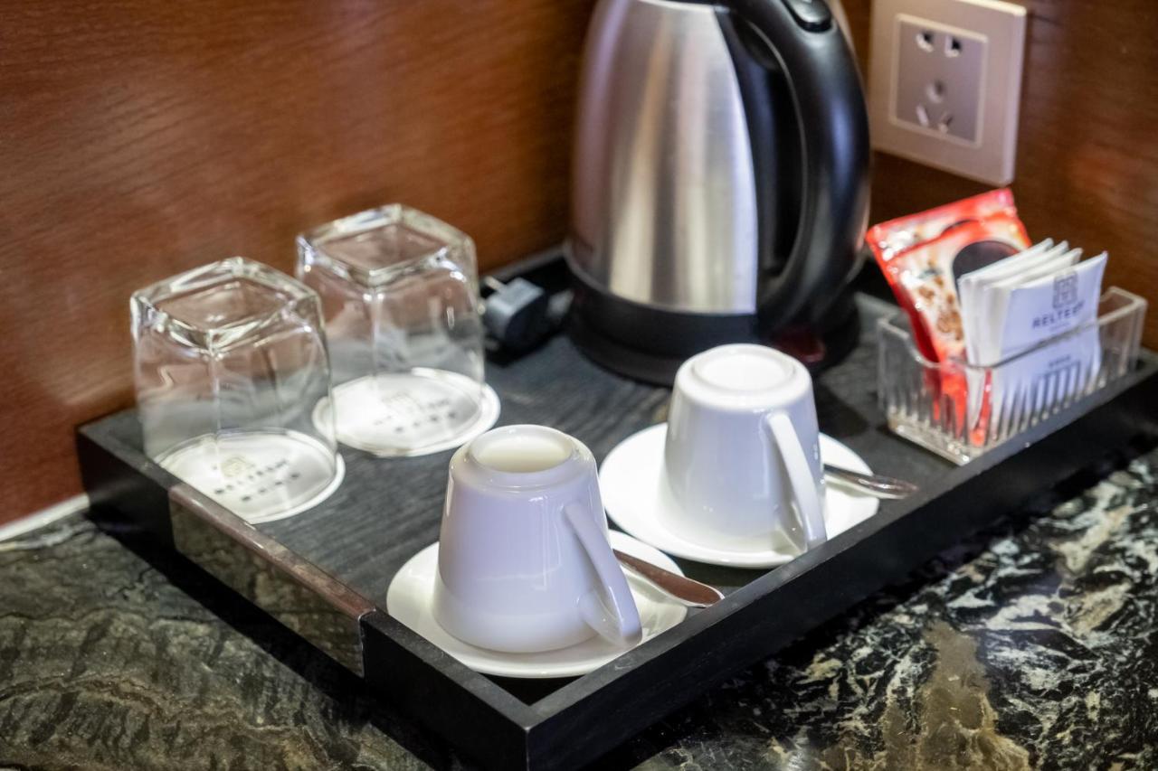 Relteem Hotel Жонгшан Екстериор снимка