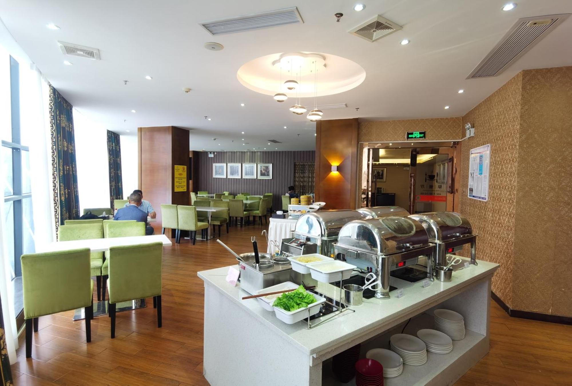 Relteem Hotel Жонгшан Екстериор снимка